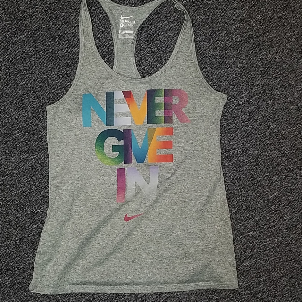 Nike tank top size small, dry fit. EUC